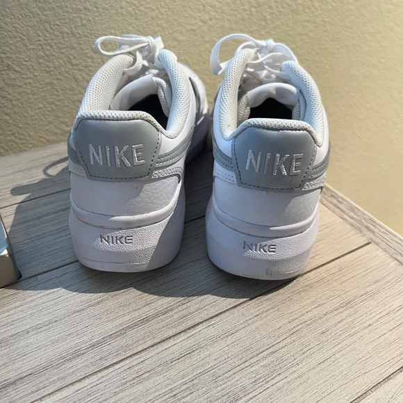 Nike Air Force 1s size 8.5 - Picture 4 of 5